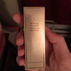 Silts concealer shade D